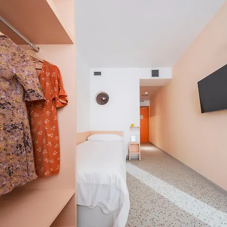 酒店 Valencia Tower 3*