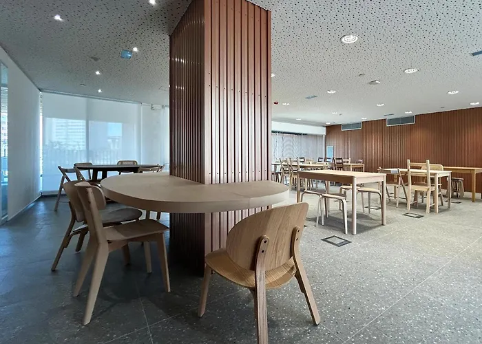 Ξενοδοχείο Valencia Tower 3*