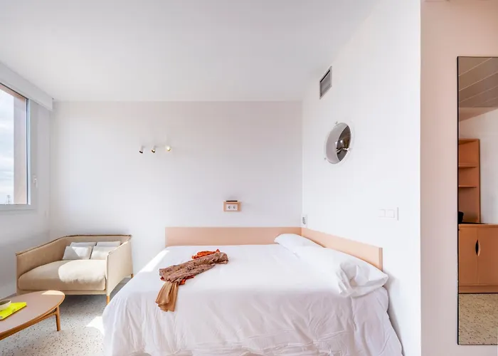 Valencia Tower Ξενοδοχείο 3*