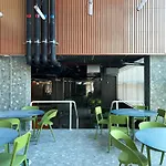 Valencia Tower 3* בורחאסוט